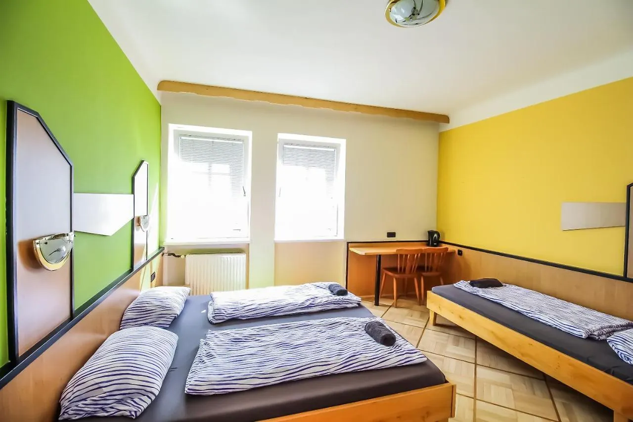 Cozy Apartment In Lively Area Vienna